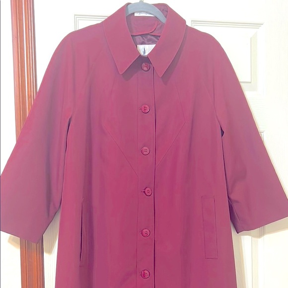 Vintage Misty Harbor Elegant Burgundy Button-Up Trench Coat Excellent Condition - Picture 2 of 9